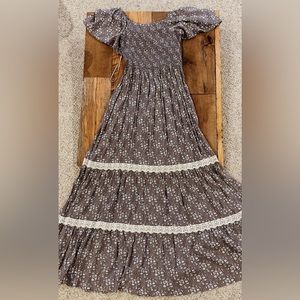 Long floral dress In Loom Size Small